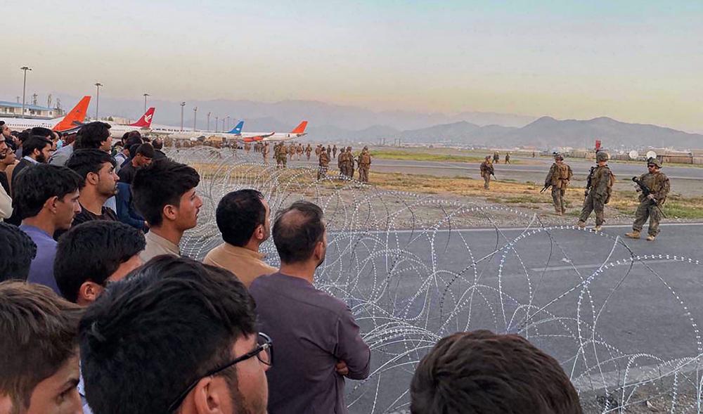 Laporan: Tentara AS Di Bandara Kabul Peras Warga Afghanistan Hingga 2000 USD Jika Ingin Dievakuasi